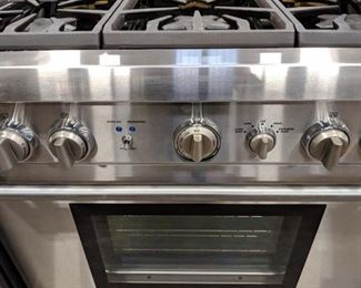 New Thermador stove (located in Ashburn)