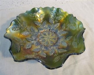 Unmarked piece of carnival glass, of excellent quality.  Probably Northwoods.