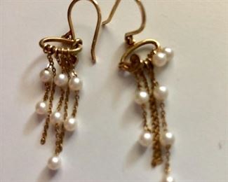 14k Gold Pearl earrings