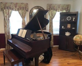 Baldwin Ellington baby grand