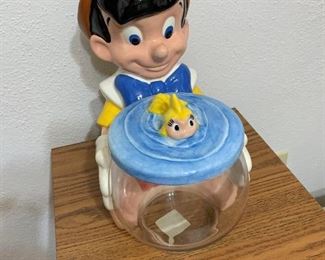 The bowl isn't attached to Pinocchio, so you can remove it to serve.