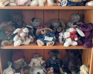 Lots of Boyd's Bears.