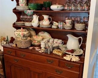 Another great china cabinet/hutch.