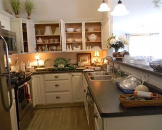 Wonderful kitchen decor and vintage accent lamps