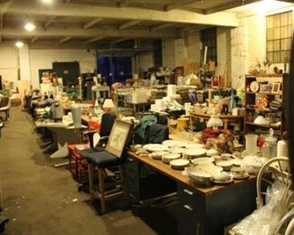 Wide open 4000 SQ FT to meander through