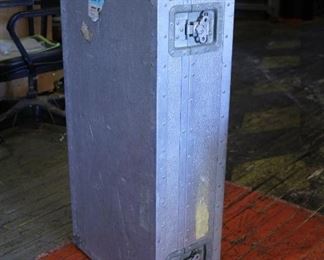 38.5" x 20" x 10" Gun ammunition / Rifle / Locking Metal / Road case Soundcraft Mixing Console Flightcase 1970s