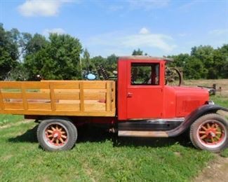 1928 International truck and does run a must-see. The motor was just gone through.