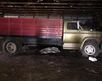 1972 Grain truck, runs good