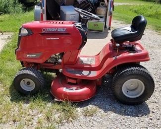 Troy-Bilt Riding Lawn Mower - Pony - 7 Speed Transmission, 42" Mowing Deck