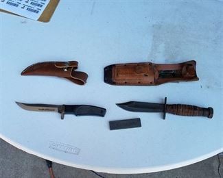 2 Hunting Knives with Sheaths