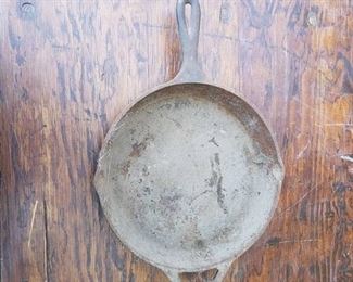 Lodge cast iron skillet