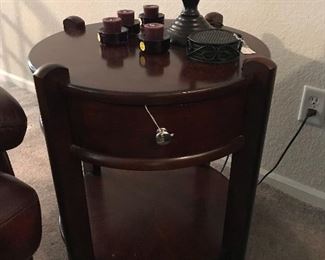 Nice Peters Revington End tables (2) 1 is still in box