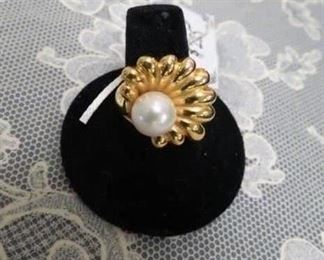 14k gold and pearl ring