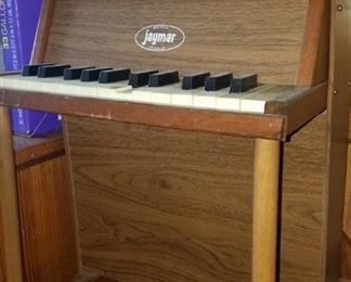 Childs toy piano