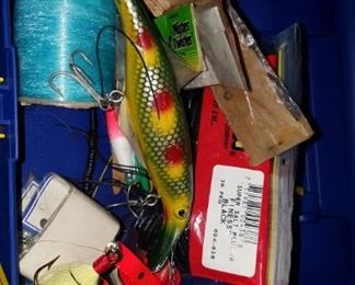 Misc fishing items including some vintage lures