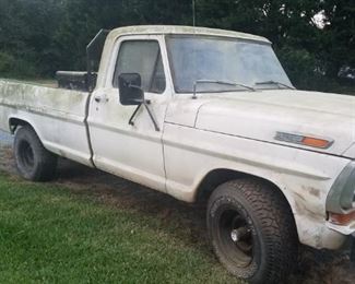1971 Ford  f100 4 on the floor custom long bed for restoration 