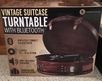 Vintage Suitcase Turntable w/ Bluetooth NIB