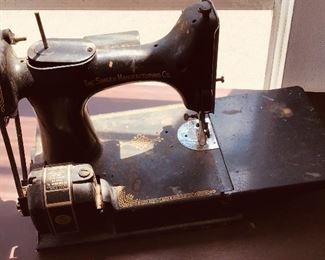 Singer sewing machine 