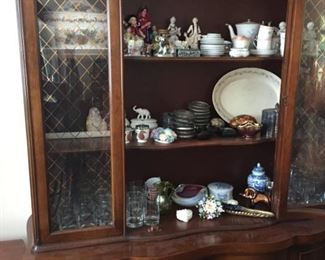 Hutch with vintage items.