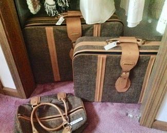 Set of Luggage in Great Shape