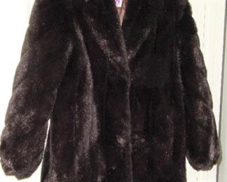 FAUX FUR COAT - VERY RICH LOOKING!