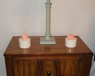 MID-CENTURY NIGHT STAND