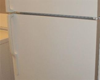 GE FRIDGE - SUPER CLEAN !!!!!!!!