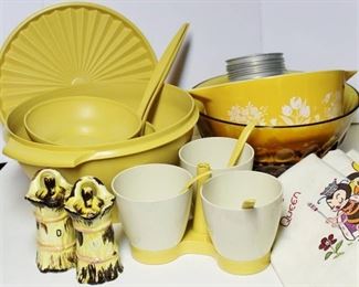 Tupperware, Pyrex, Vintage Tea Towels and more Retro Kitchen wares