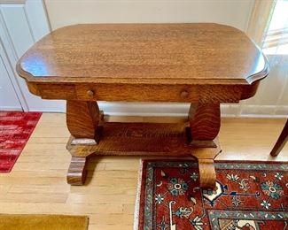 Vintage tiger oak empire table