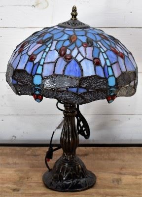 Small dragonfly lamp