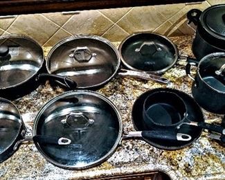 pots and pans set Calphalon 