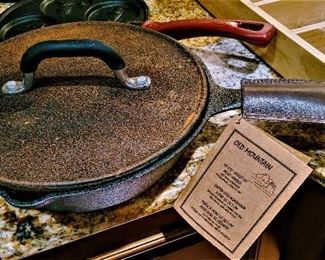 NWT new with tags cast iron skillet with leather handle