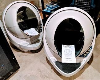 Litter robot self cleaning cat liter box