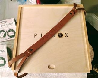 pie box with leather handle