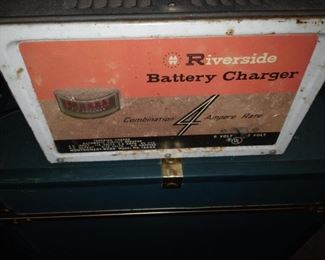 RIVERSIDE Battery Charger