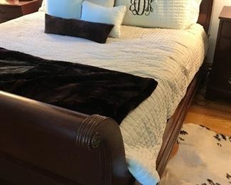 King size sleigh bed