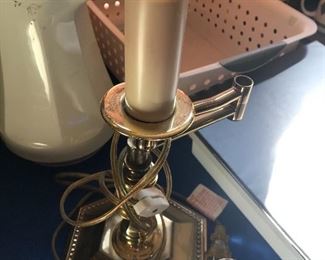 Desk lamp