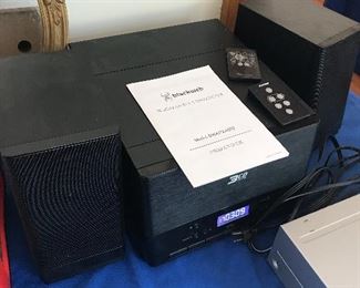 Bluetooth 3-CD Stereo System