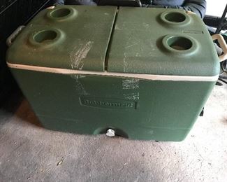 Rubbermaid cooler