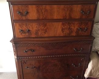 Lovely 1920-30 dresser with nice details and handles