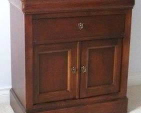 Cherry Bedstand