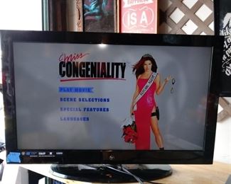 FLAT SCREEN TELEVISION
