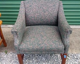 UPHOLSTERED CHAIR