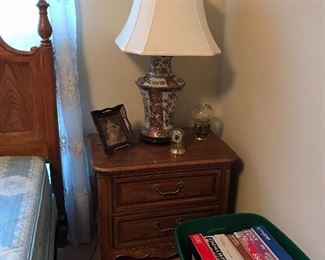 pair of Oriental lamps have been sold