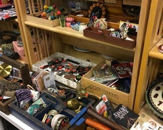 assorted smalls/collectibles