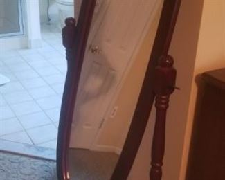 standing mirror