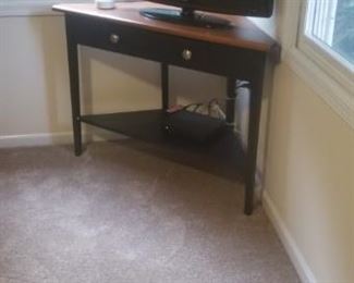 tv and corner unit
