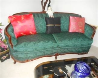 Beautiful  1920s & 30s era sofa, in like new condition