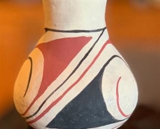 Navajo Painted Pot/Vase	7in H	
