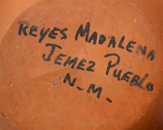 Reyes Madalena Jemez Pueblo Pottery 	5in H	
